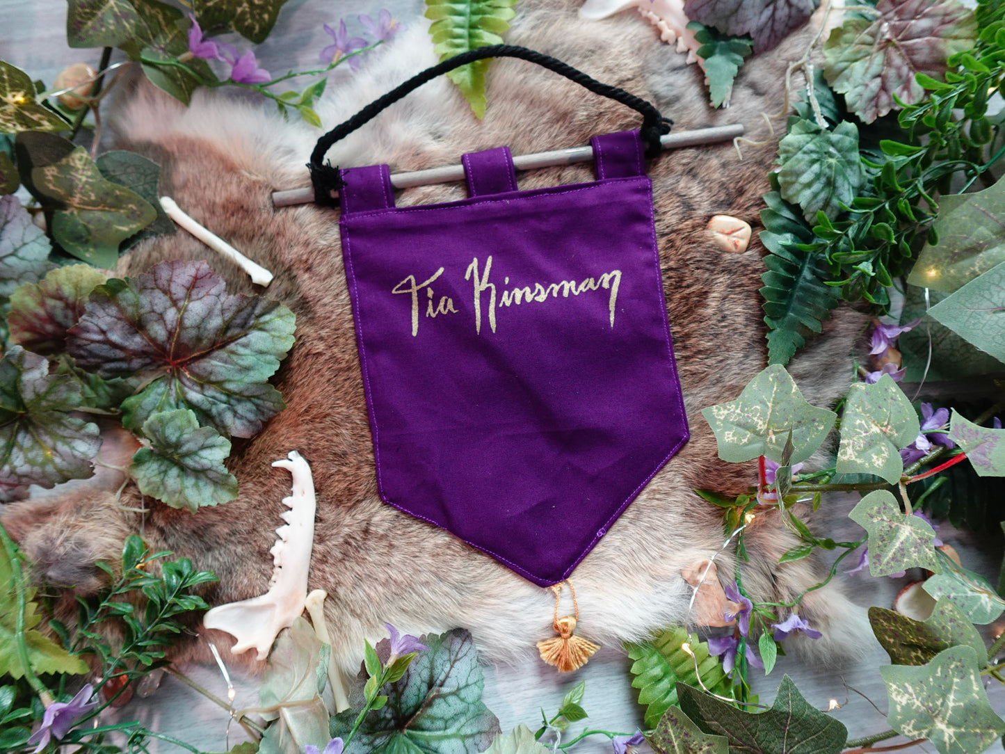 Golden Fantasy Tatzelwurm Bitty Banner