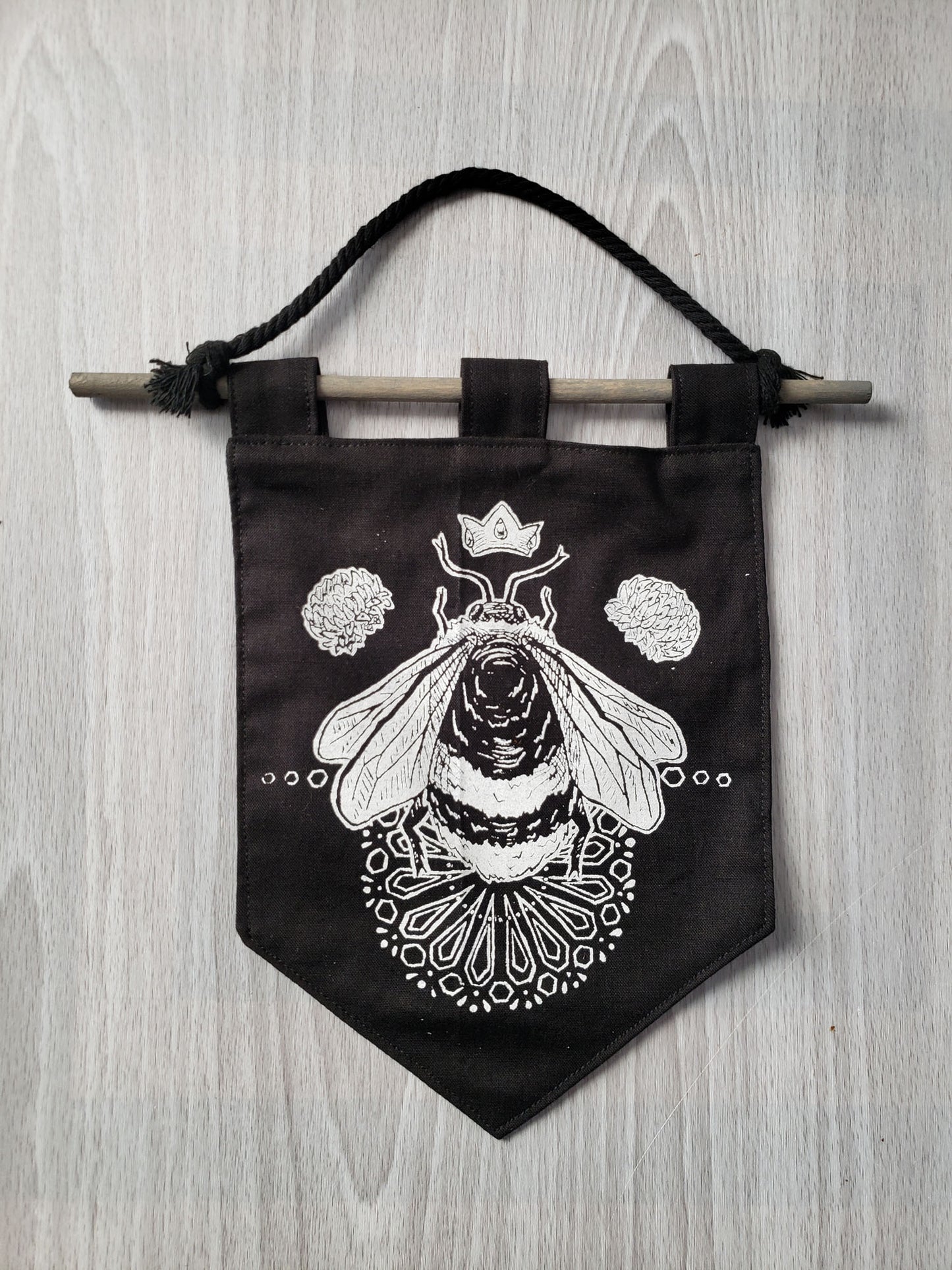 Queen Bee Bitty Banner