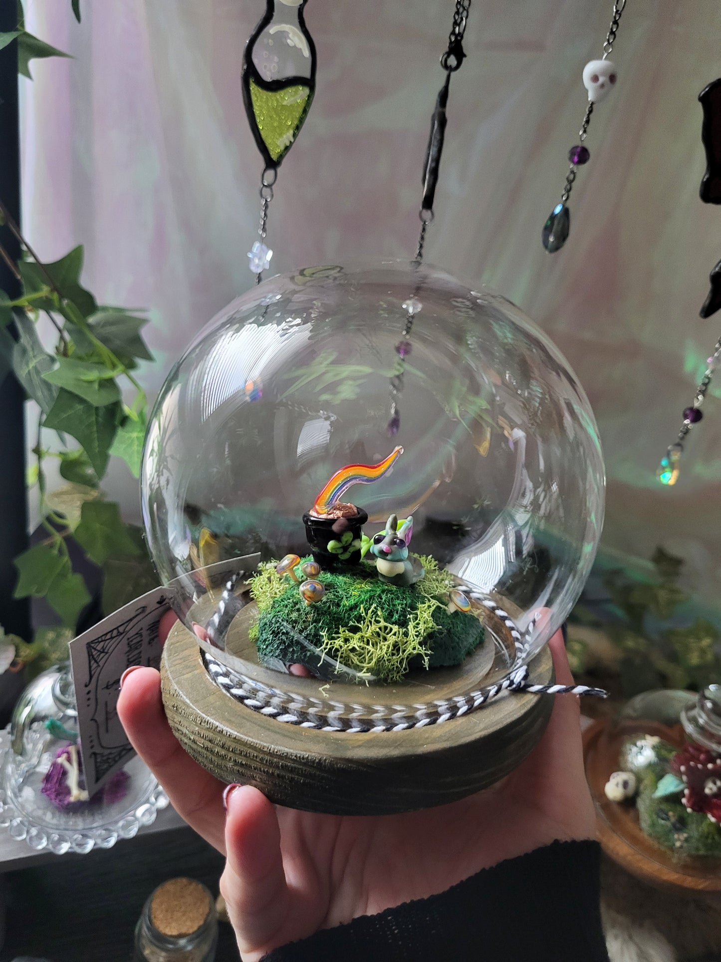 Lucky Pot o' Gold Glass Diorama Dome