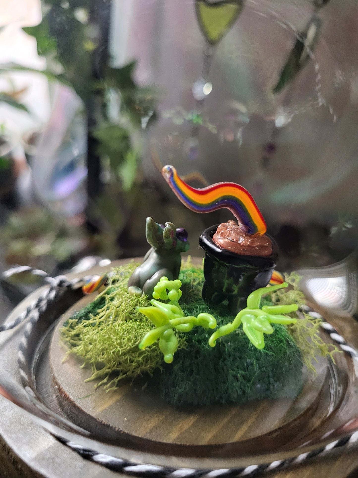 Lucky Pot o' Gold Glass Diorama Dome