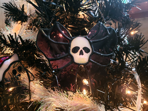 Creepmas Bow Stained Glass!